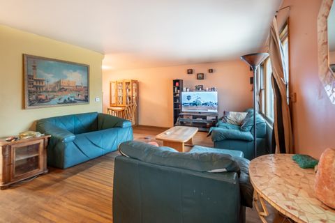 Tiny photo for 1411 S Robert Drive, Mount Prospect, IL 60056 (MLS # 12585267)