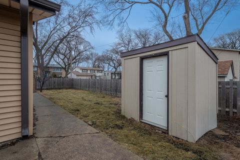 Tiny photo for 1411 S Robert Drive, Mount Prospect, IL 60056 (MLS # 12585267)