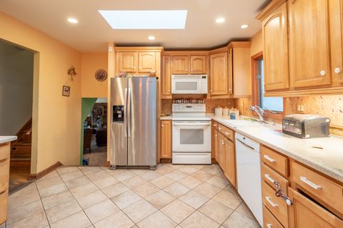 Tiny photo for 1411 S Robert Drive, Mount Prospect, IL 60056 (MLS # 12585267)