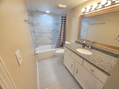 Tiny photo for 1950 Kenilworth Circle #A, Hoffman Estates, IL 60169 (MLS # 12762876)