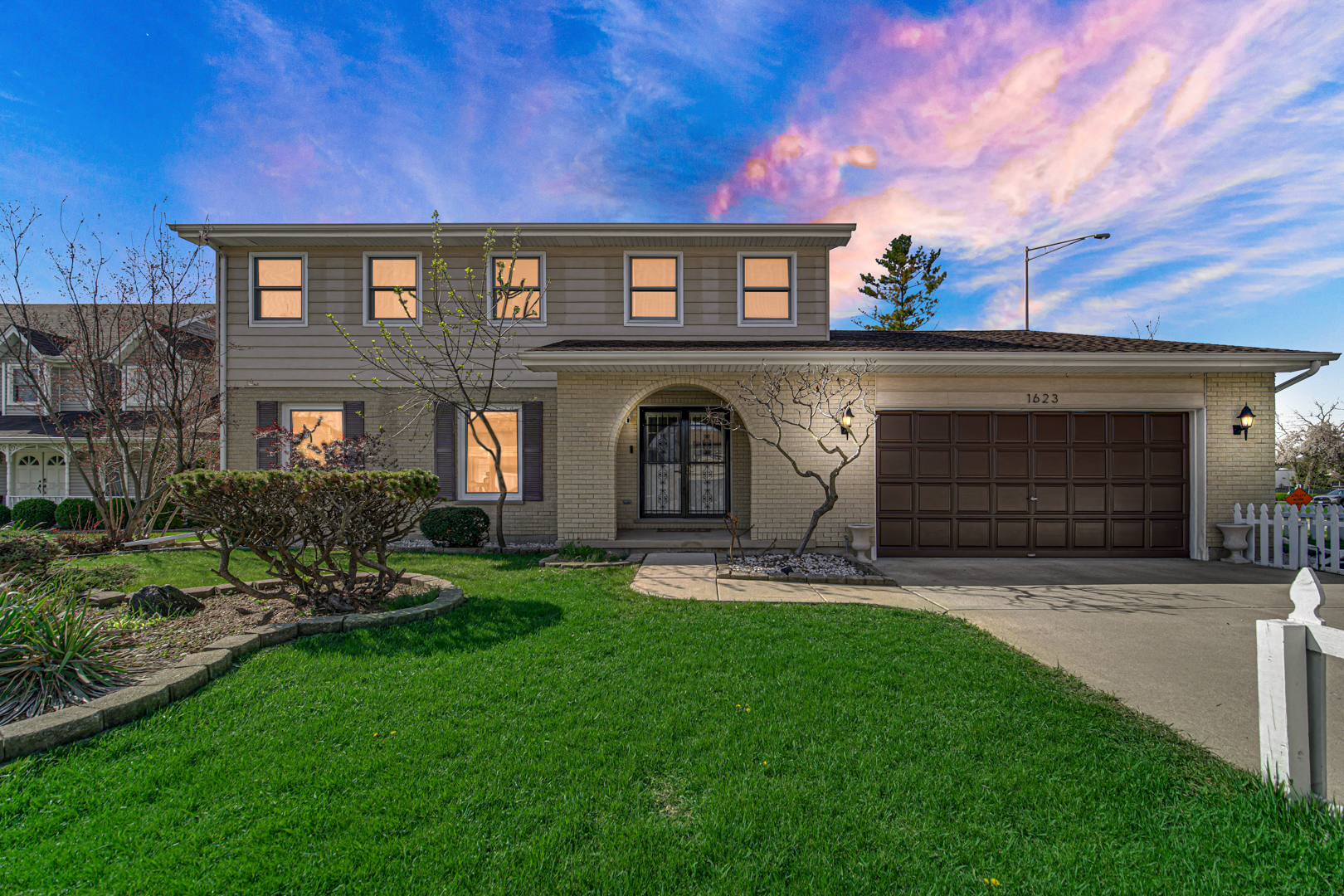1623 W Bray Court