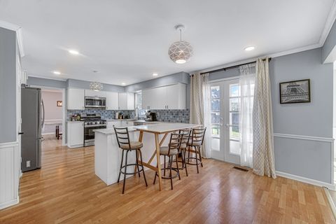 Tiny photo for 1623 W Bray Court, Arlington Heights, IL 60005 (MLS # 12639749)