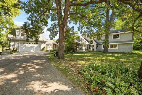 7N384 Whispering Willows Street St. Charles IL 60174
