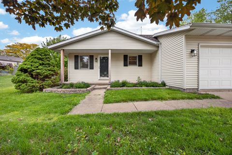 Tiny photo for 9 Timber View Drive, Bloomington, IL 61701 (MLS # 12642209)