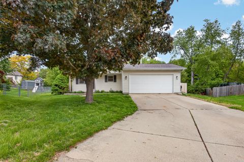 Tiny photo for 9 Timber View Drive, Bloomington, IL 61701 (MLS # 12642209)