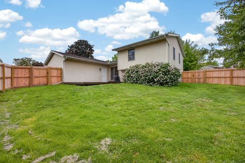 Tiny photo for 9 Timber View Drive, Bloomington, IL 61701 (MLS # 12642209)