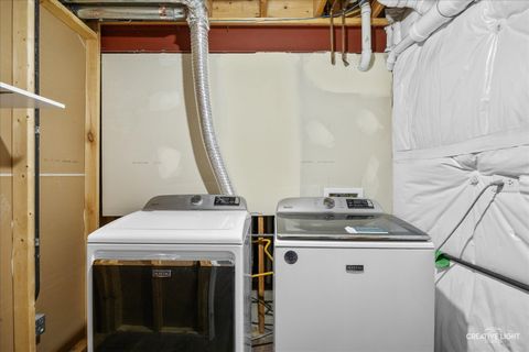 Tiny photo for 3618 Hyde Park Court, Elgin, IL 60124 (MLS # 12620933)