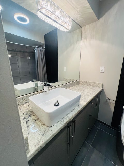 Tiny photo for 5721 W 103rd Street #203, Oak Lawn, IL 60453 (MLS # 12636714)