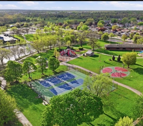 Tiny photo for 5721 W 103rd Street #203, Oak Lawn, IL 60453 (MLS # 12636714)