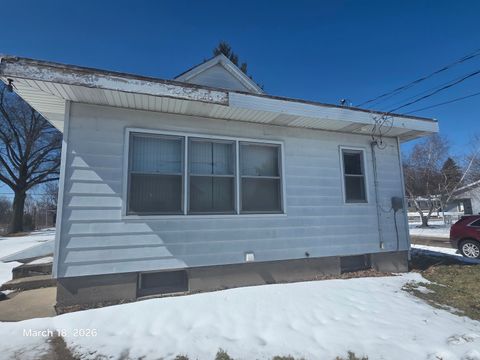 Tiny photo for 694 Montgomery Avenue, East Dubuque, IL 61025 (MLS # 12619360)