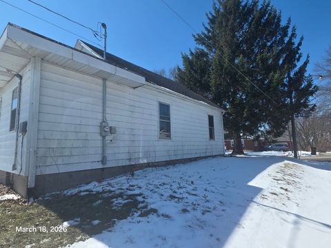 Tiny photo for 694 Montgomery Avenue, East Dubuque, IL 61025 (MLS # 12619360)