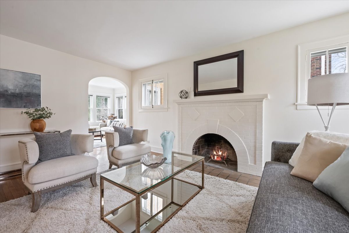 2729 Lawndale Avenue