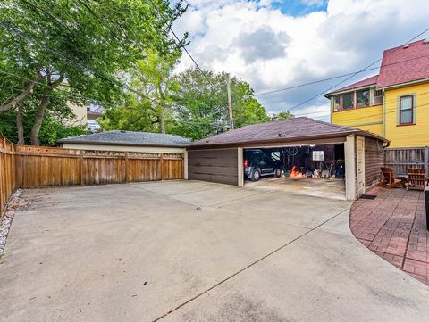 Tiny photo for 1038 Superior Street #1W, Oak Park, IL 60302 (MLS # 12497520)