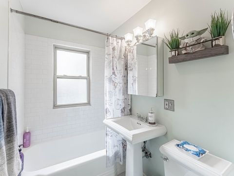 Tiny photo for 1038 Superior Street #1W, Oak Park, IL 60302 (MLS # 12497520)