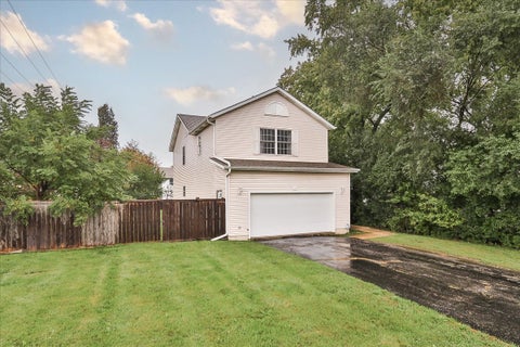 Tiny photo for 2 Terrace Lane, Lake Zurich, IL 60047 (MLS # 12775267)