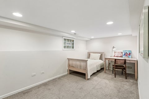 Tiny photo for 819 S Lombard Avenue, Oak Park, IL 60304 (MLS # 12585274)