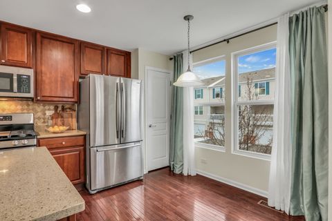 Tiny photo for 3210 Neubauer Circle, Lindenhurst, IL 60046 (MLS # 12564610)