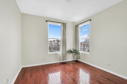 Tiny photo for 3210 Neubauer Circle, Lindenhurst, IL 60046 (MLS # 12564610)