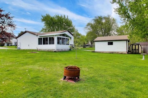 Tiny photo for 394 Pine Grove Avenue, Gurnee, IL 60031 (MLS # 12654660)