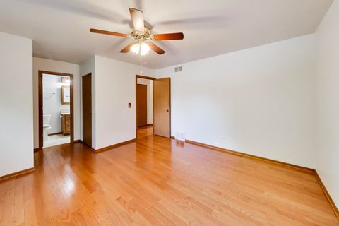 Tiny photo for 394 Pine Grove Avenue, Gurnee, IL 60031 (MLS # 12654660)