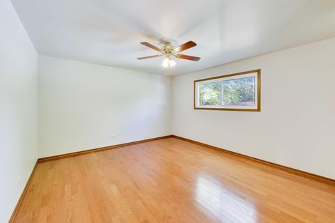 Tiny photo for 394 Pine Grove Avenue, Gurnee, IL 60031 (MLS # 12654660)