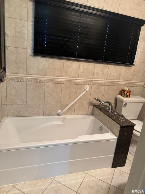 Tiny photo for 2223 W LOMBARD Street, Davenport, IA 52804 (MLS # QC4268572)