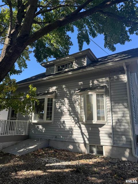 Tiny photo for 2223 W LOMBARD Street, Davenport, IA 52804 (MLS # QC4268572)