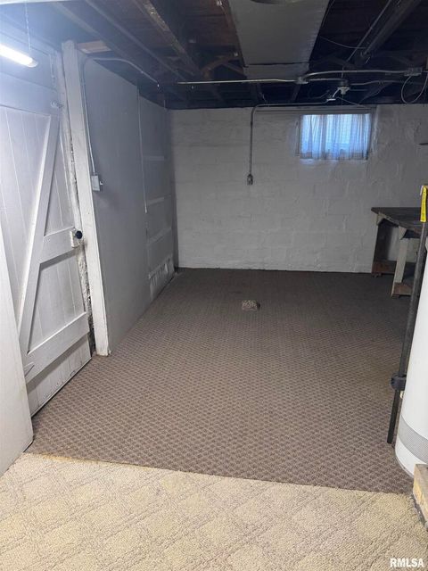 Tiny photo for 2223 W LOMBARD Street, Davenport, IA 52804 (MLS # QC4268572)