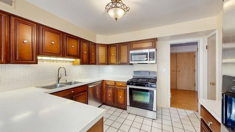 Tiny photo for 1535 Forest Avenue #301, River Forest, IL 60305 (MLS # 12477932)