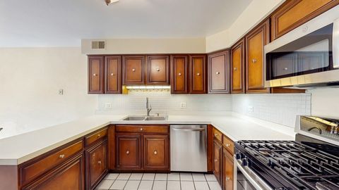 Tiny photo for 1535 Forest Avenue #301, River Forest, IL 60305 (MLS # 12477932)