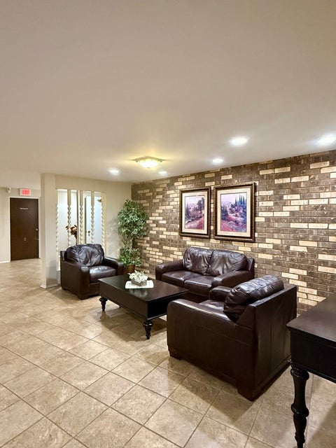 Tiny photo for 3350 N Carriageway Drive #318, Arlington Heights, IL 60004 (MLS # 12663692)