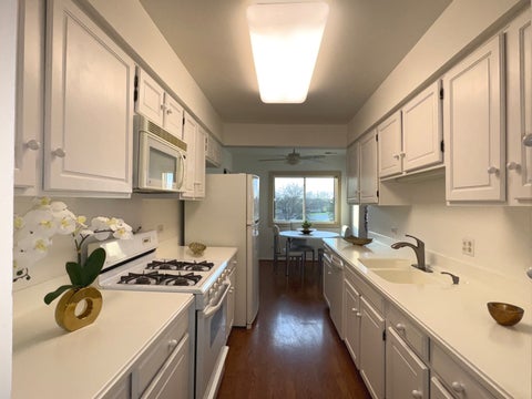 Tiny photo for 3350 N Carriageway Drive #318, Arlington Heights, IL 60004 (MLS # 12663692)