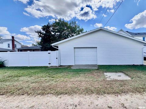 Tiny photo for 1415 4TH Street, Fulton, IL 61252 (MLS # QC4267761)