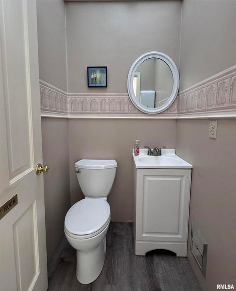 Tiny photo for 1415 4TH Street, Fulton, IL 61252 (MLS # QC4267761)