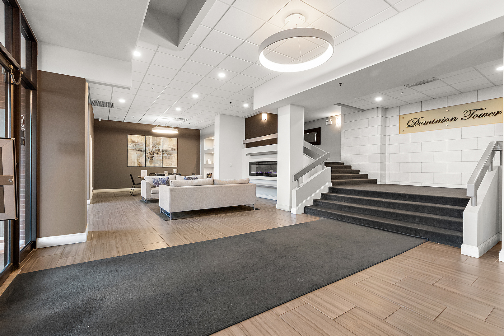 465 W Dominion Drive 902