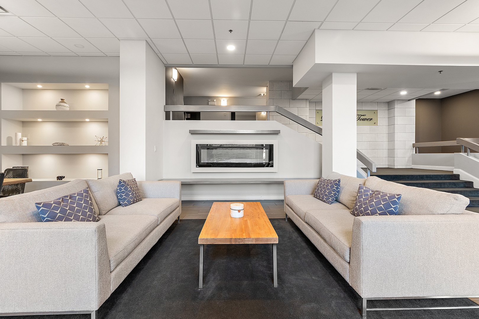 465 W Dominion Drive 902