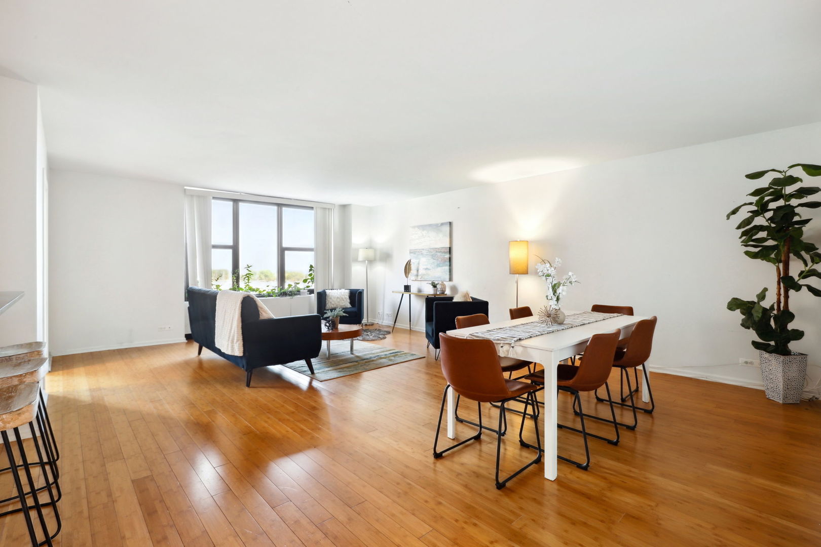 3150 N Lake Shore Drive 8E