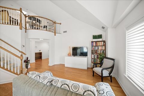 Tiny photo for 695 Roger Williams Avenue #301, Highland Park, IL 60035 (MLS # 12593646)