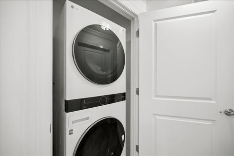 Tiny photo for 695 Roger Williams Avenue #301, Highland Park, IL 60035 (MLS # 12593646)