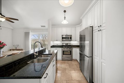 Tiny photo for 695 Roger Williams Avenue #301, Highland Park, IL 60035 (MLS # 12593646)