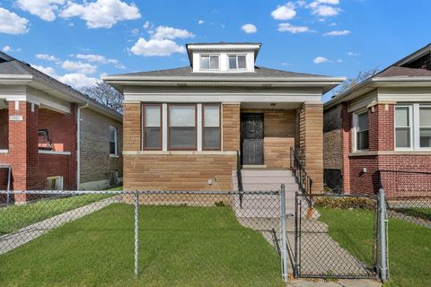Photo of 1820 W Marquette Road, Chicago, IL 60636 (MLS # 12518141)