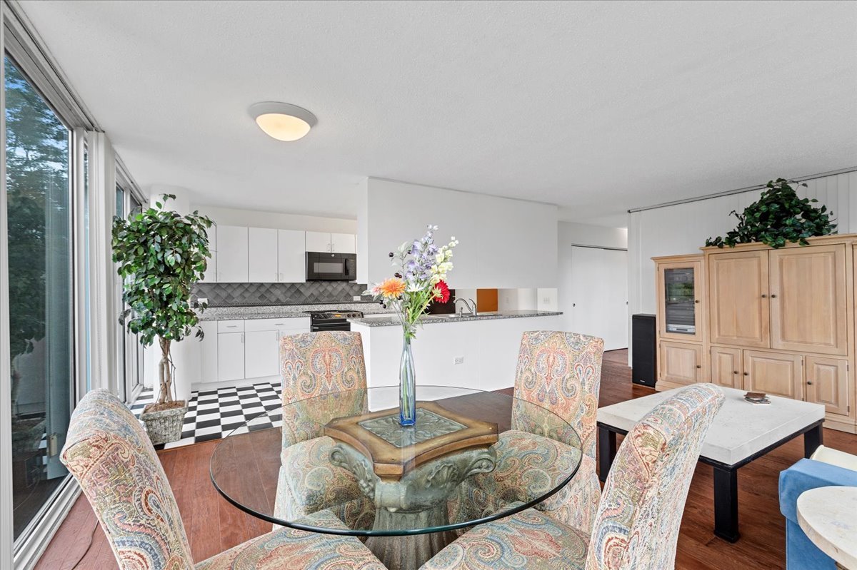 3115 S Michigan Avenue 301