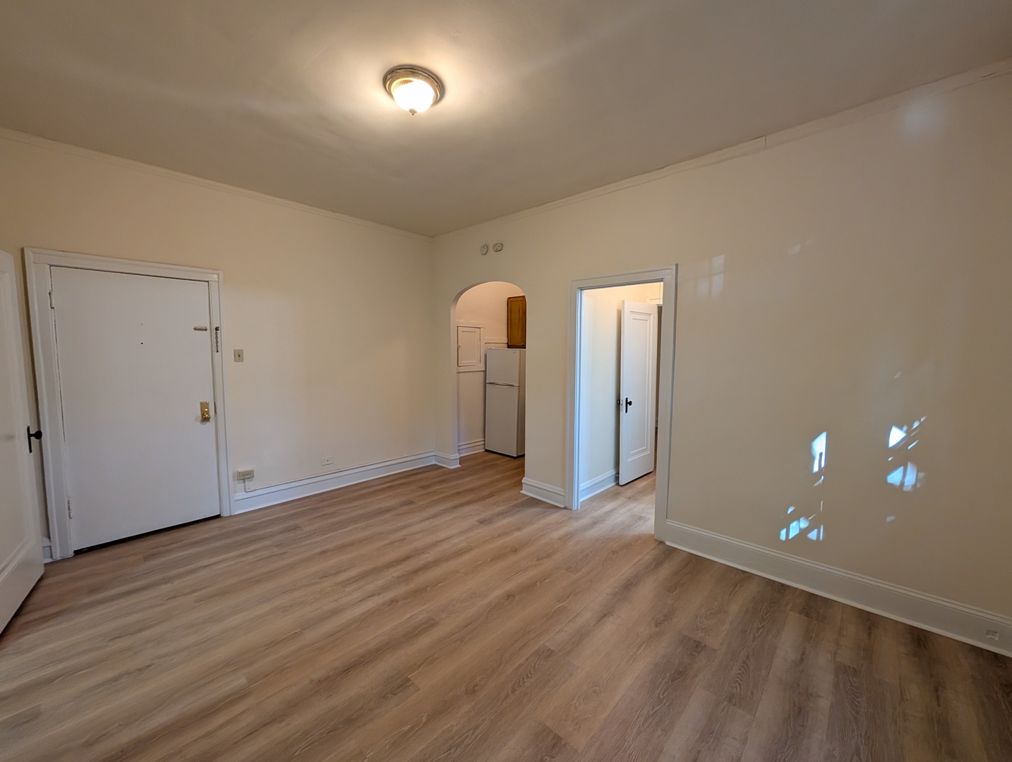 2536 N Sawyer Avenue 105