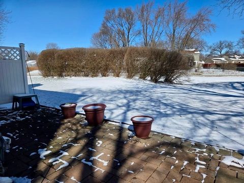 Tiny photo for 2646 Country Oaks Court, Aurora, IL 60502 (MLS # 12592972)