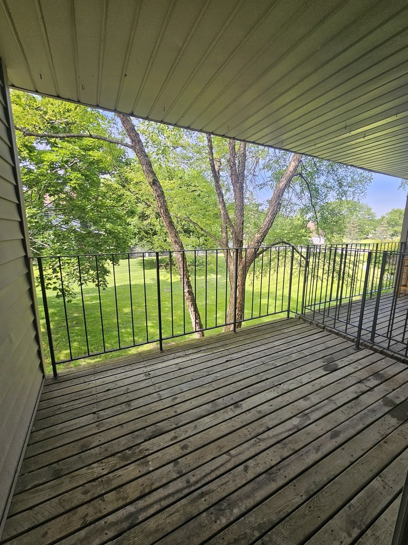 78 N Victoria Lane F