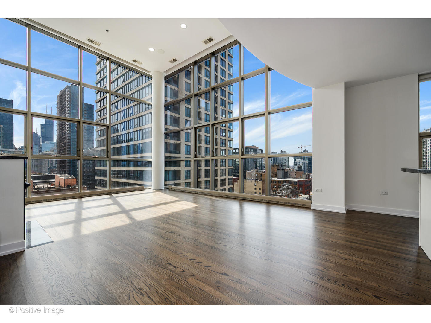 150 W Superior Street 1105