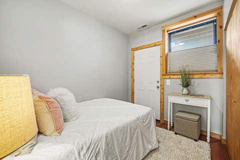 Tiny photo for 1249 W Roscoe Street #1, Chicago, IL 60657 (MLS # 12692363)