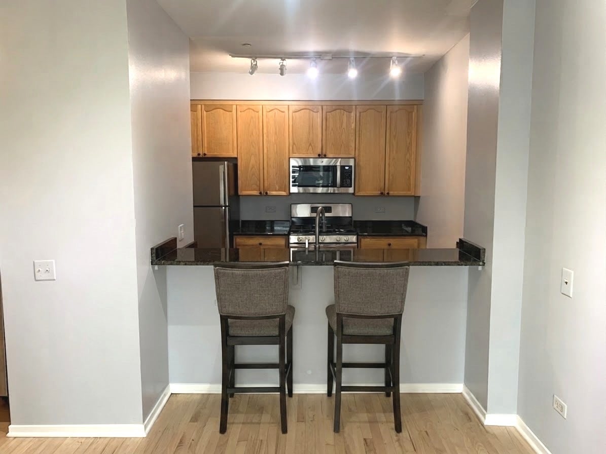 330 N JEFFERSON Street 2203