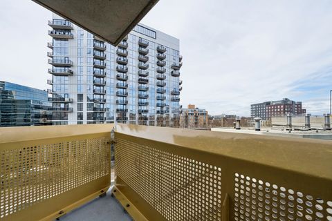 Tiny photo for 1720 Maple Street #680, Evanston, IL 60201 (MLS # 12604732)