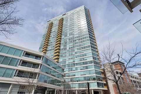 Photo of 1720 Maple Street #680, Evanston, IL 60201 (MLS # 12604732)